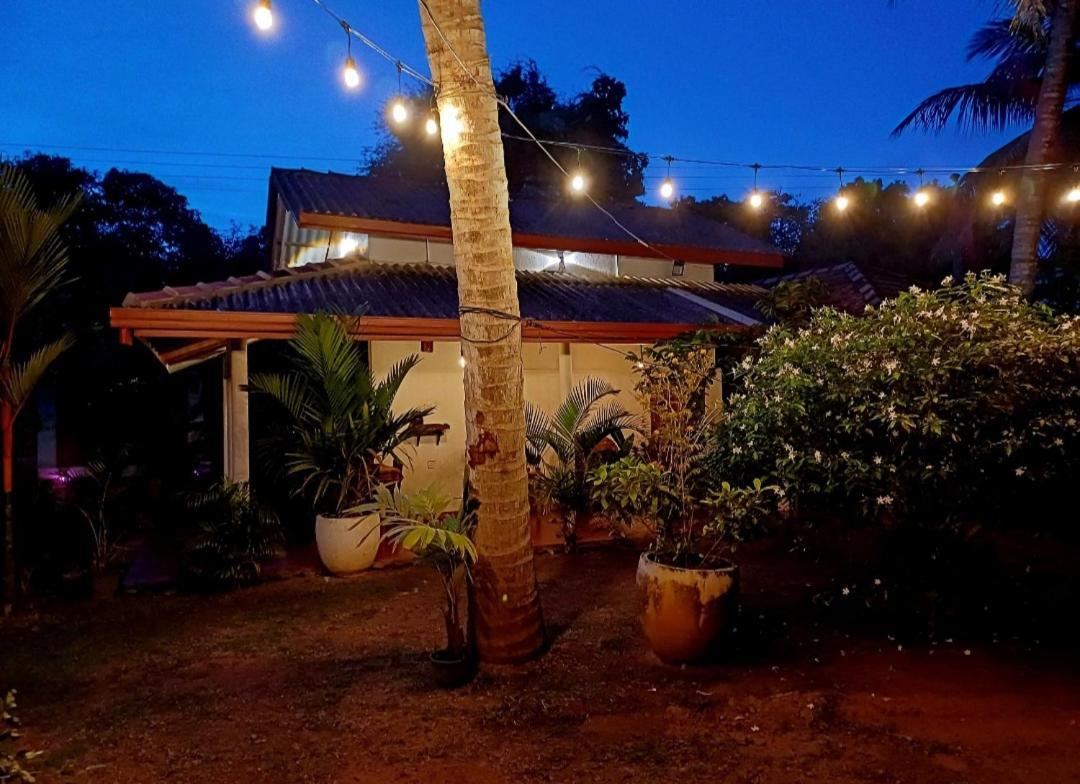 Turtle Island Cabana Тангалла Экстерьер фото