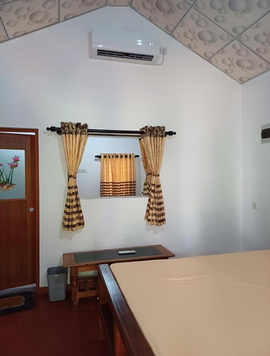 Turtle Island Cabana Тангалла Экстерьер фото