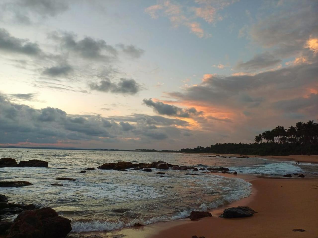 Turtle Island Cabana Тангалла Экстерьер фото